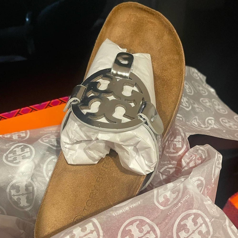 New Tory Burch Miller Cloud Metallic Leather Thong Sandals Size 7.5 NWT - Picture 6 of 6